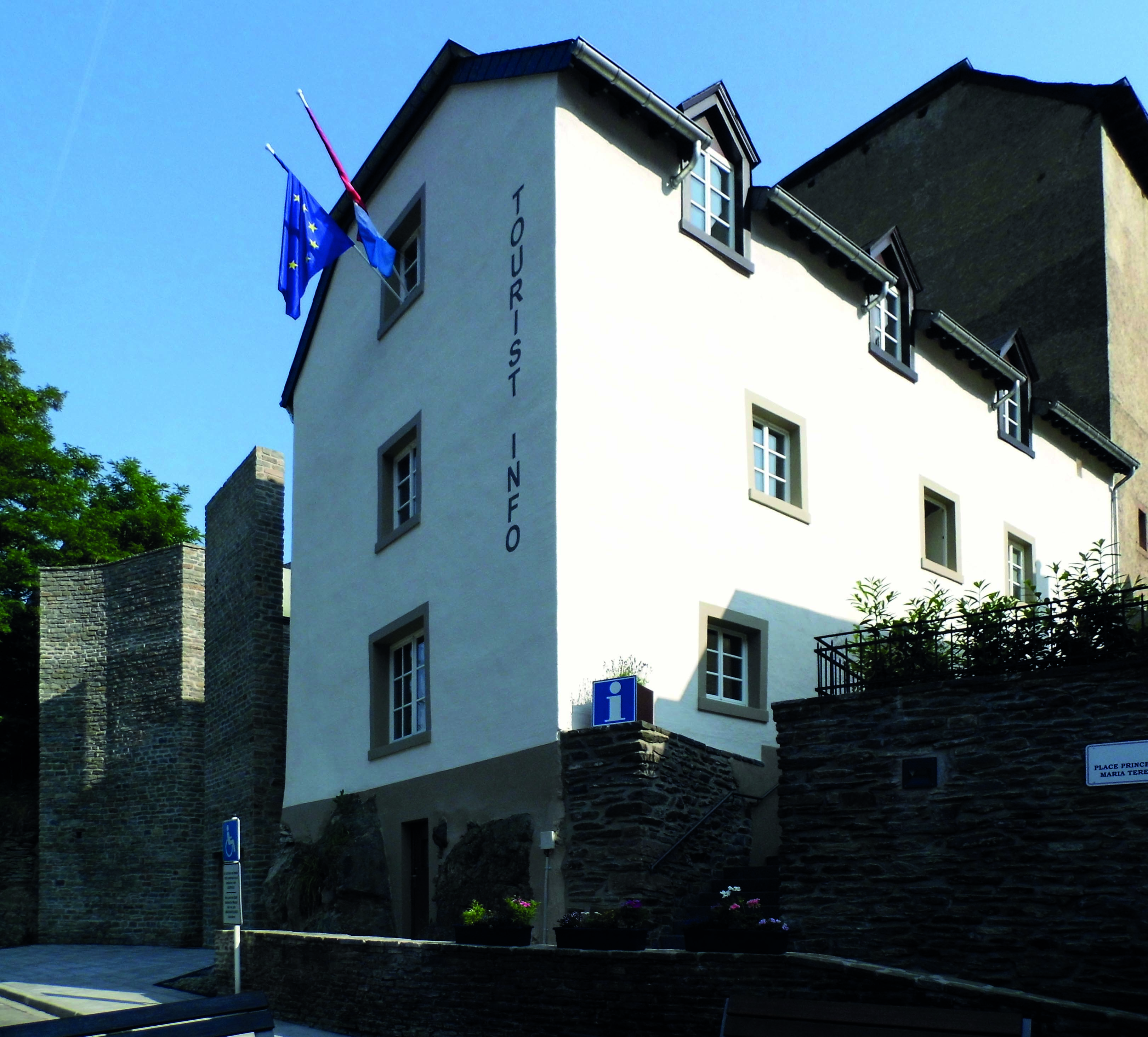 MAISON DU TOURISME ET ASCENSEUR PANORAMIQUE